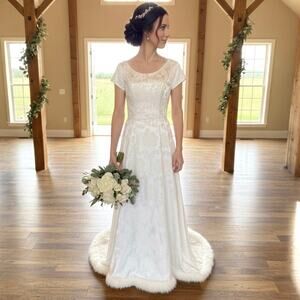 VTG 70s Jody California SZ Small Wedding Dress Faux Fur Trim Prairie Bridal Gown